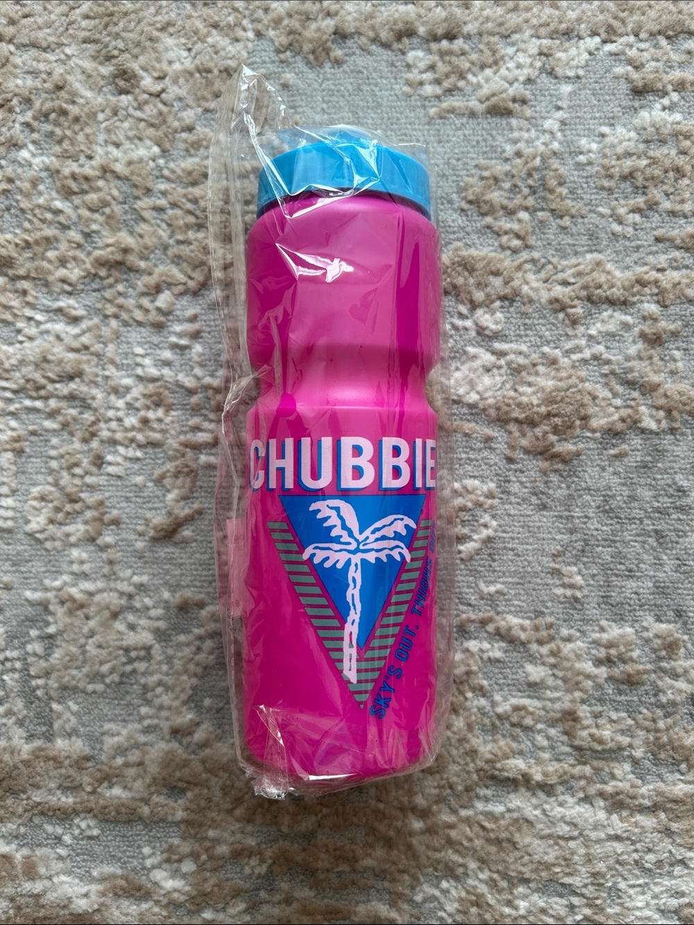 chubbies Hot Pink Water Bottle with Blue Cap
